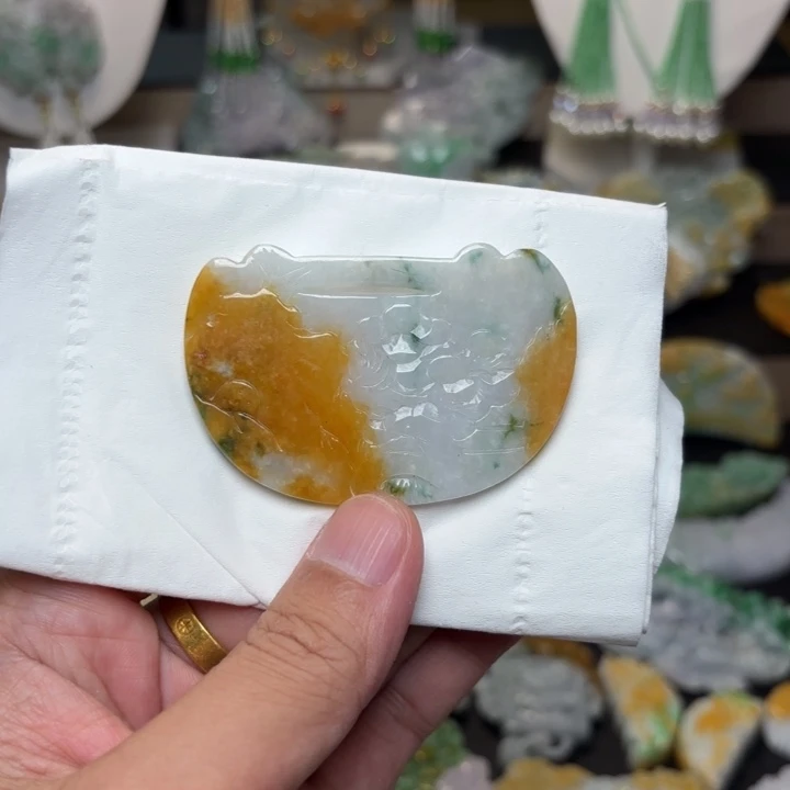 翡翠未镶嵌颈饰吊坠