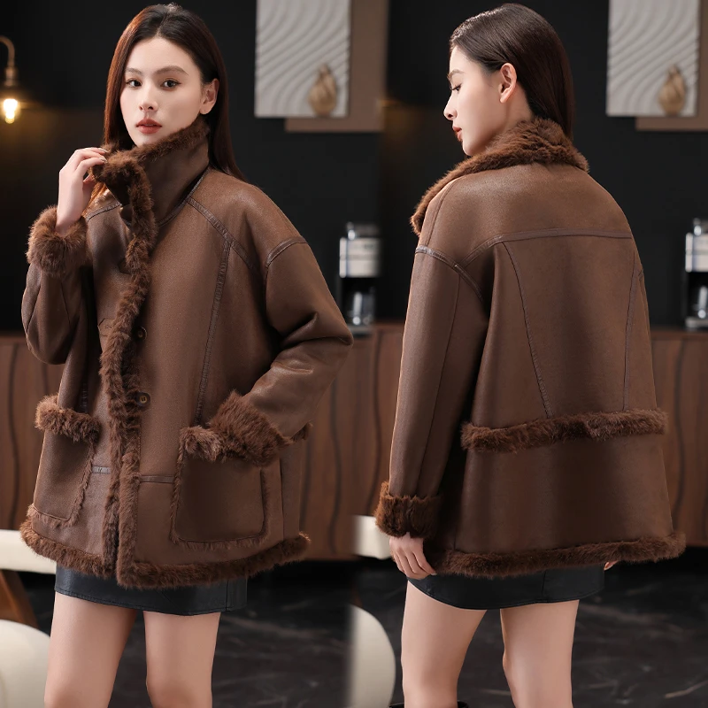 妈妈秋冬外套皮毛一体大衣短款洋气时尚新款中老年冬装上衣女加厚