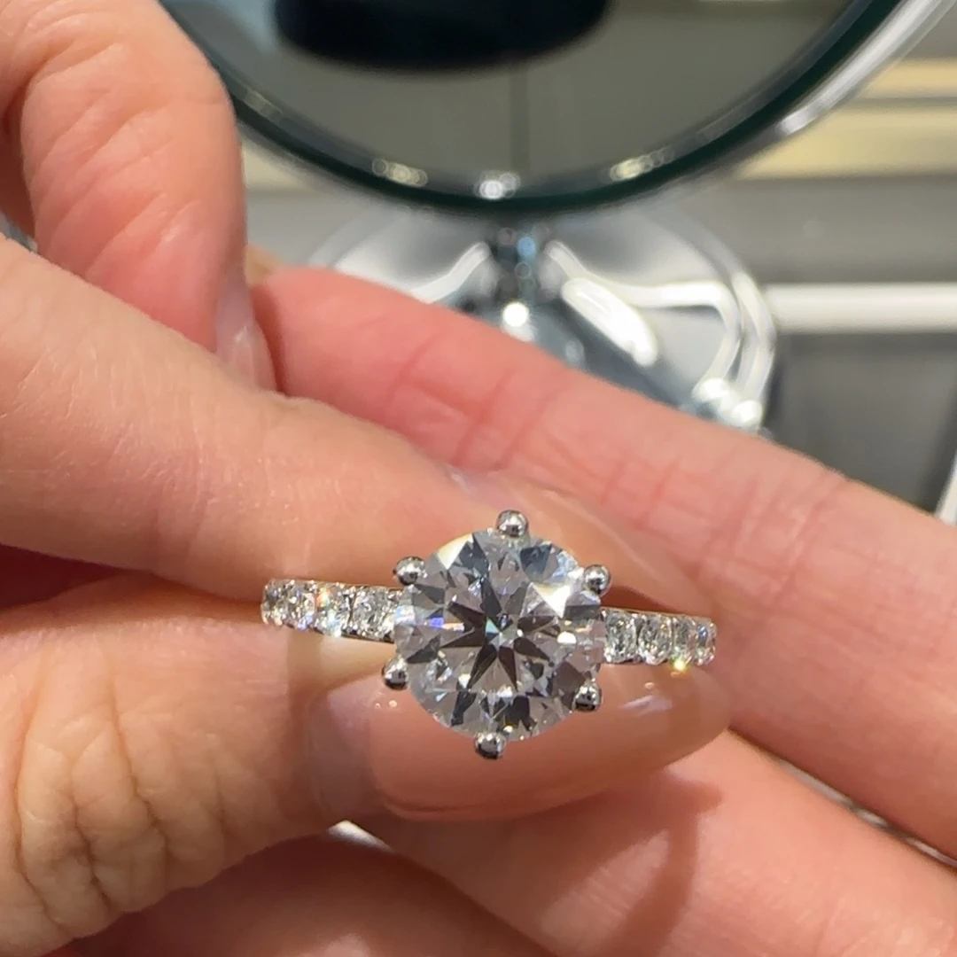 18K金镶嵌实验室培育钻石1.5卡白月光17