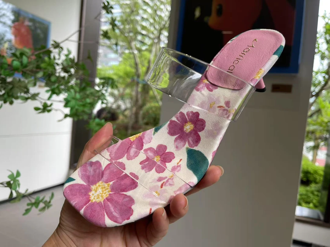 轻便夏季时尚拖鞋露趾薄款