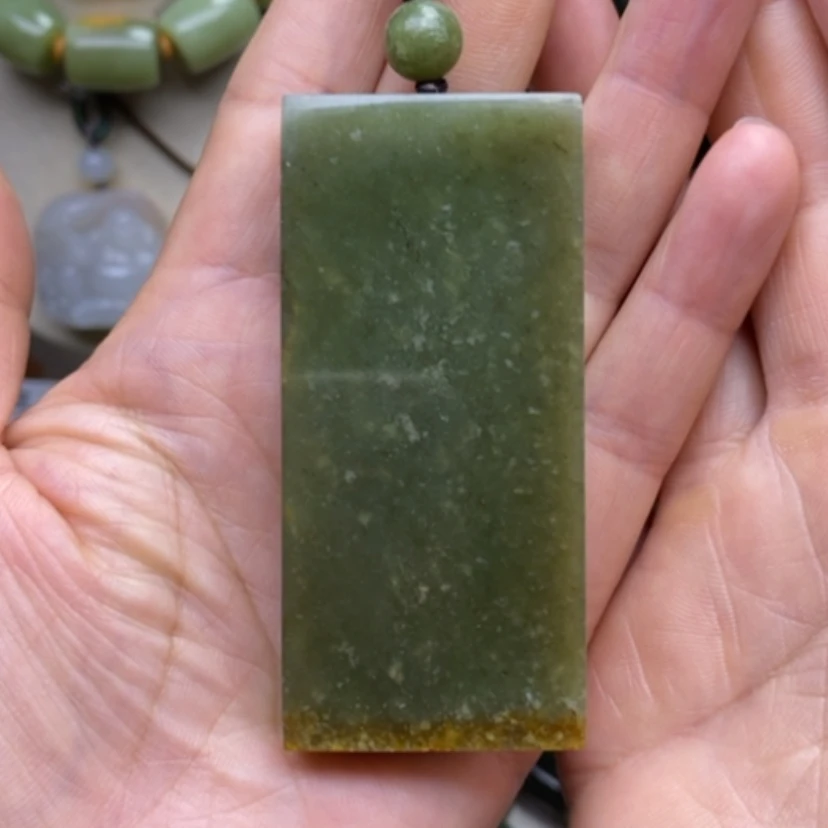 【闪购商品】岫岩河磨玉（透闪石质玉）未镶嵌挂件浩***?