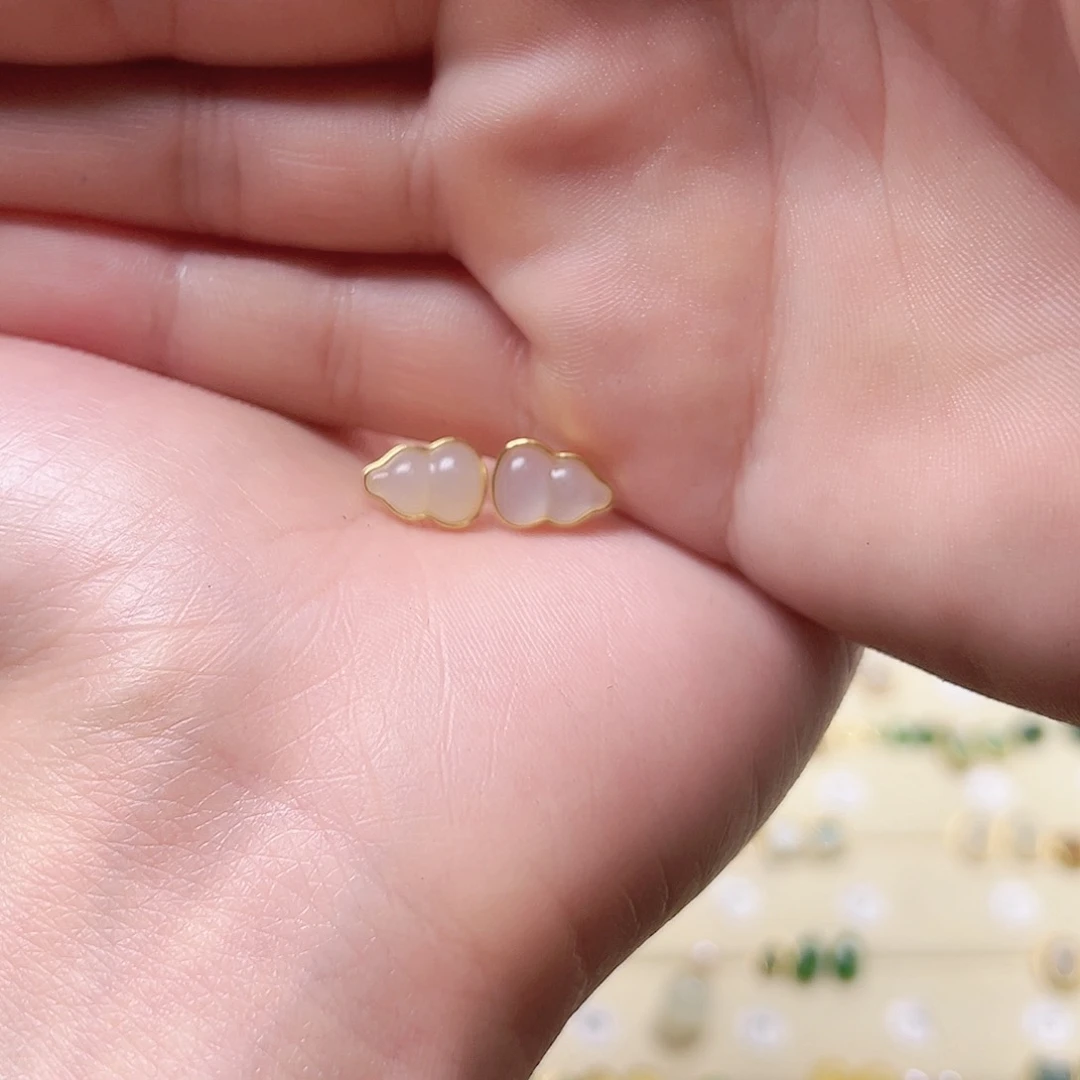 和田玉银S925镶嵌耳饰