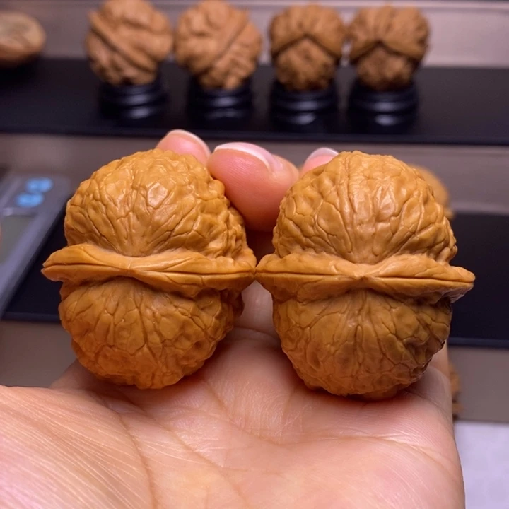 文玩核桃把件九五玄铁12