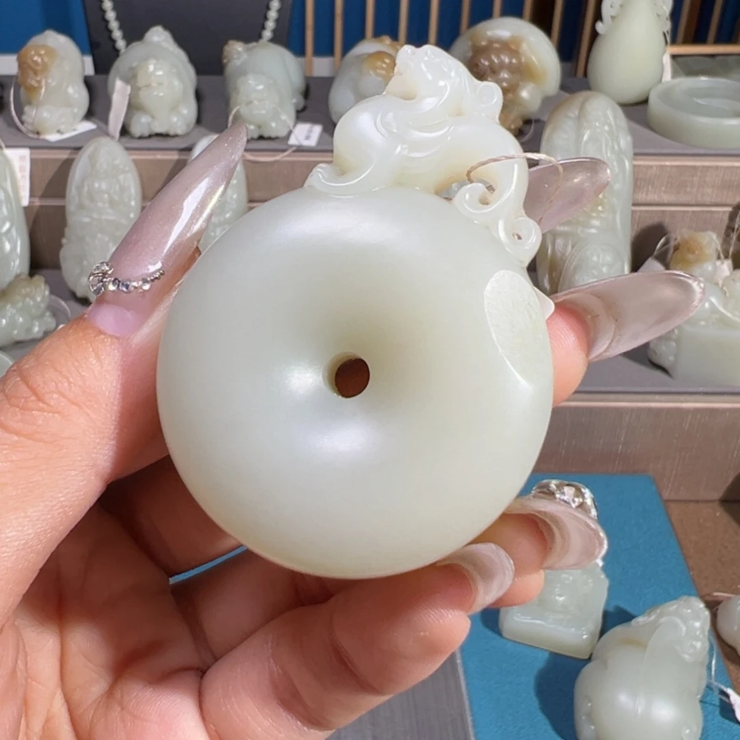 和田玉（糖玉）未镶嵌颈饰