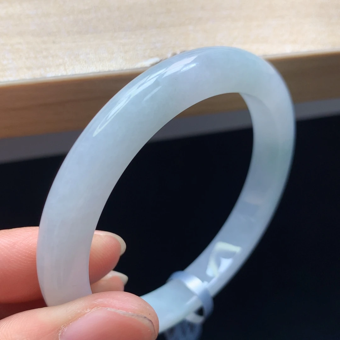 未镶嵌手镯翡翠手镯