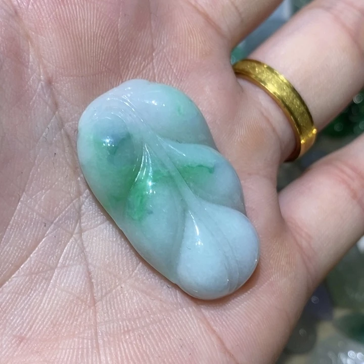 翡翠未镶嵌颈饰吊坠