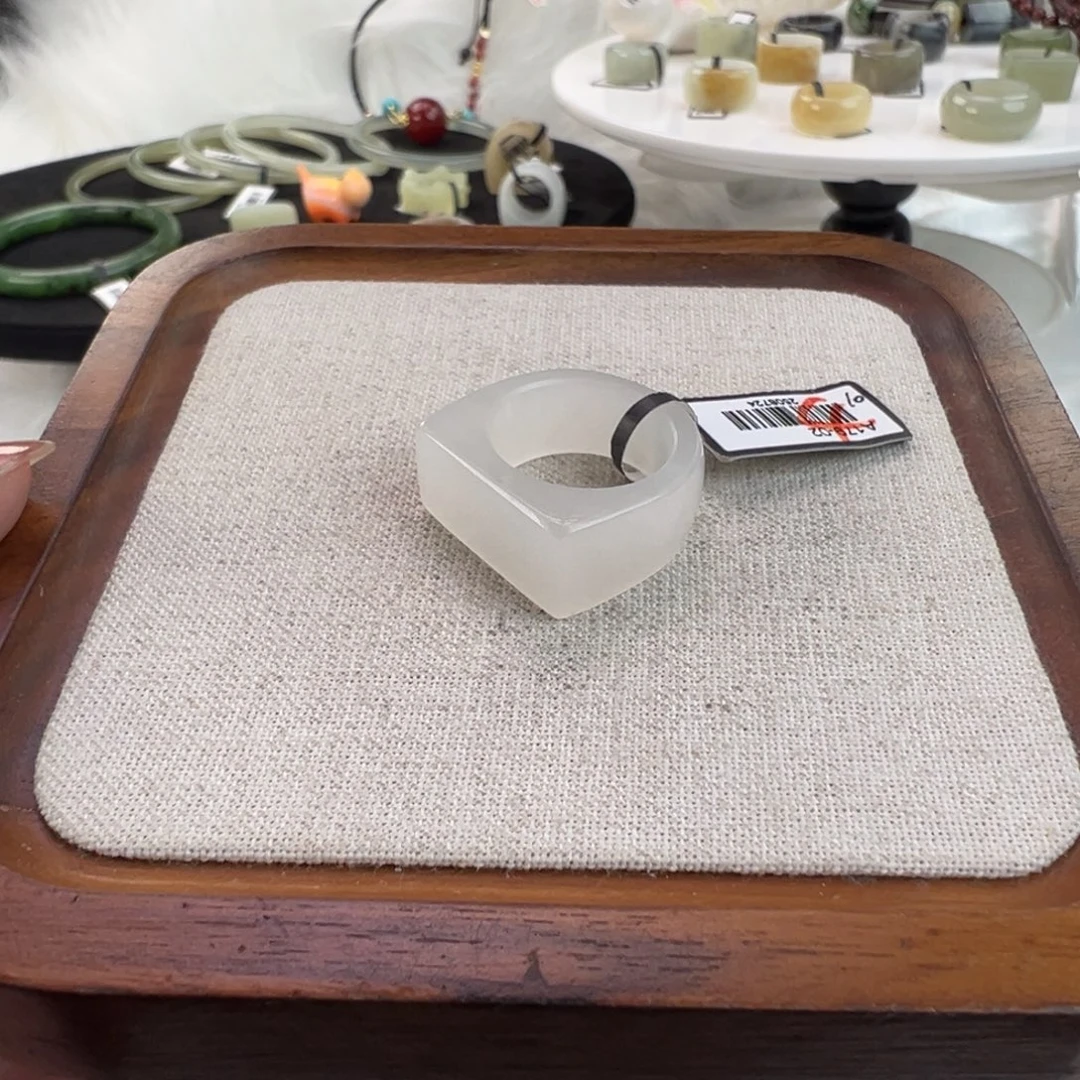 和田玉未镶嵌戒指w80冰白马鞍17.6不退换