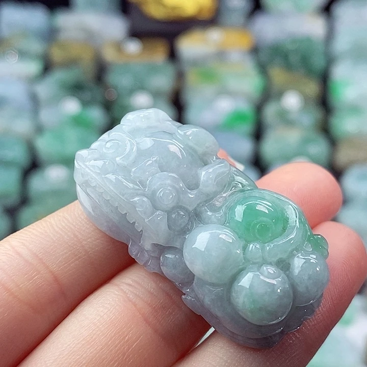 颈饰未镶嵌翡翠天然