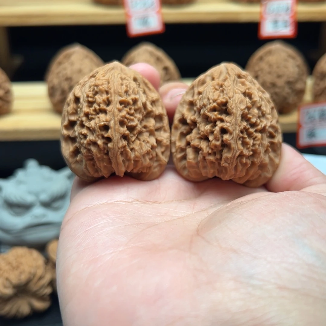 榆***木文玩核桃吊坠南疆