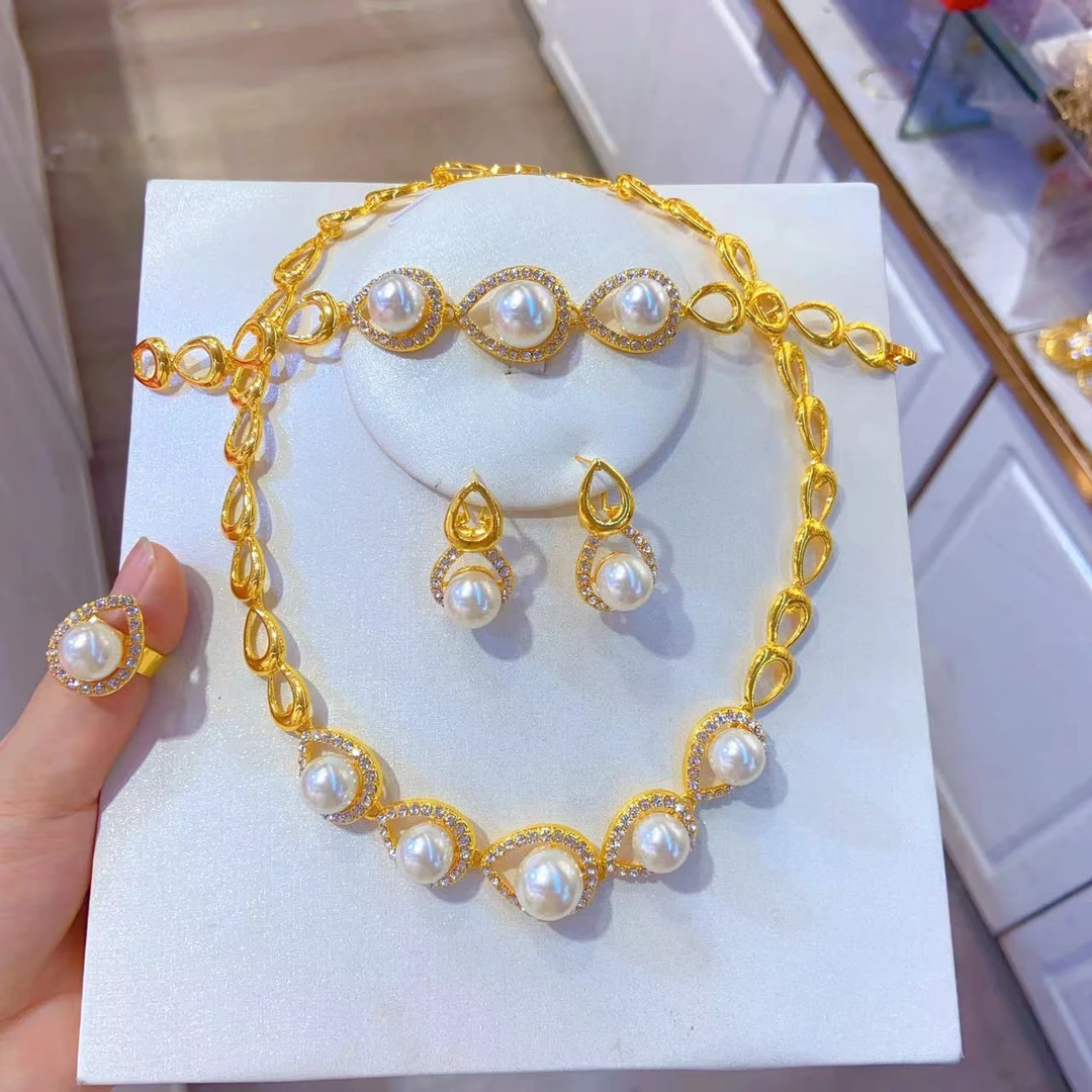 钛钢亚克力项链 新款四件套时尚饰品素款百搭女士欧美精美气质