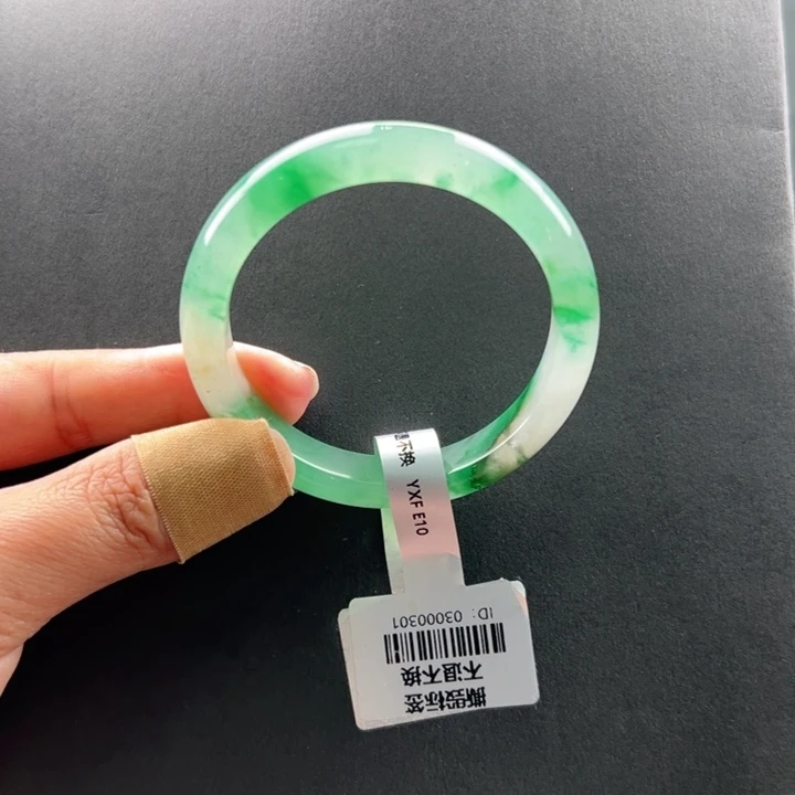 石英质玉未镶嵌手镯+51.5