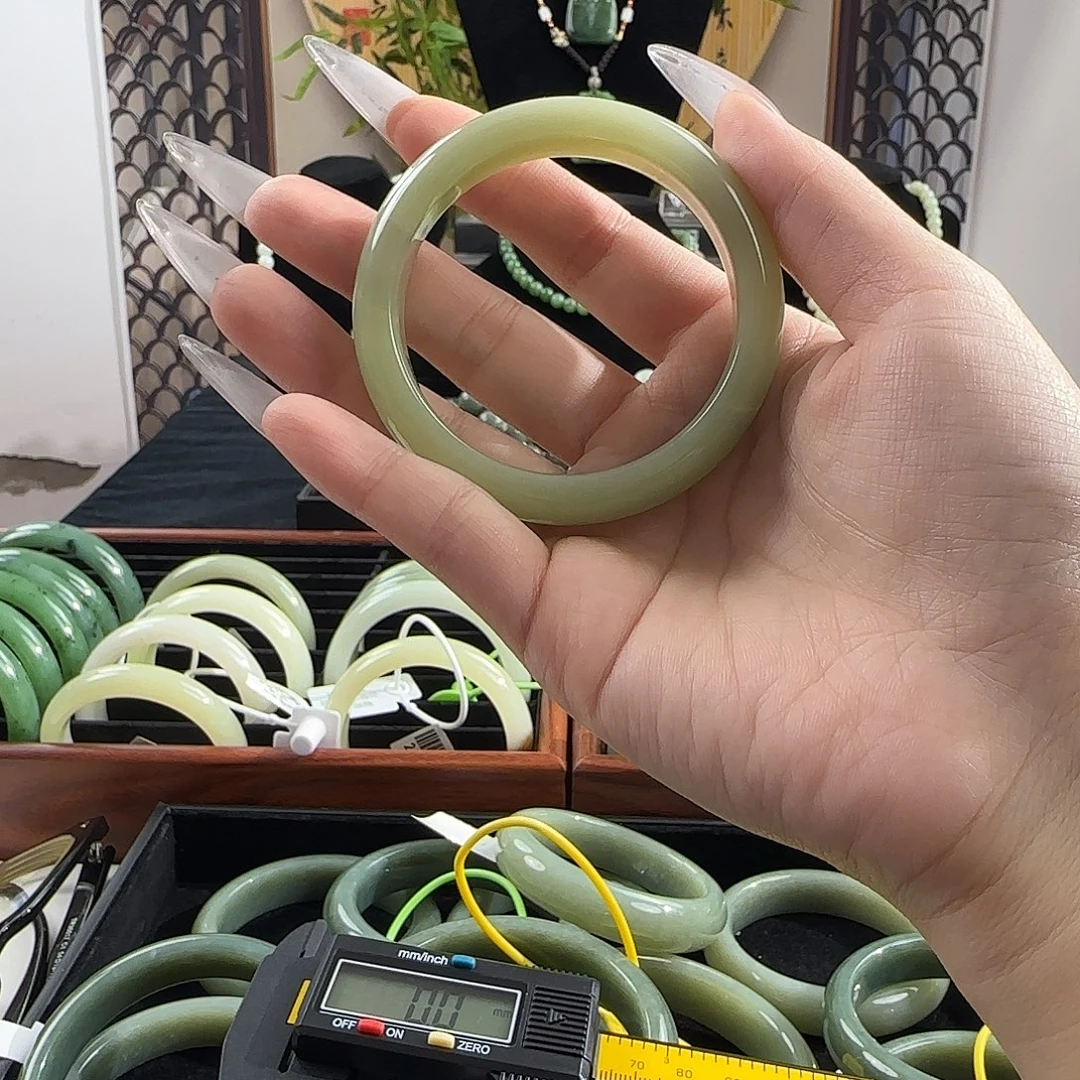 和田玉未镶嵌手镯56.9