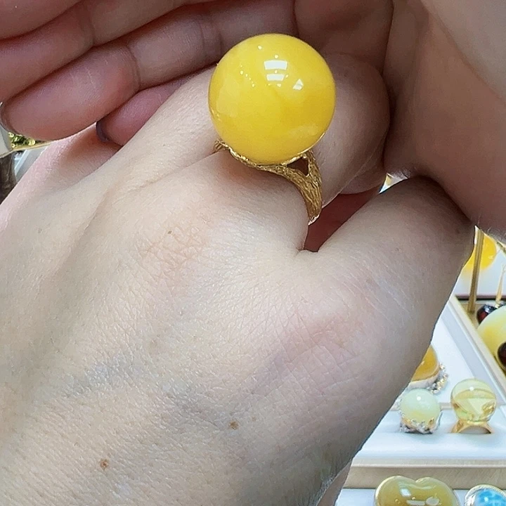 琥珀未镶嵌珠宝奇石