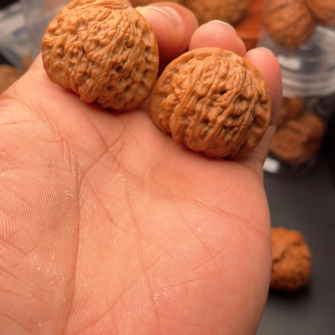 文玩核桃吊坠小**爷36全品球白