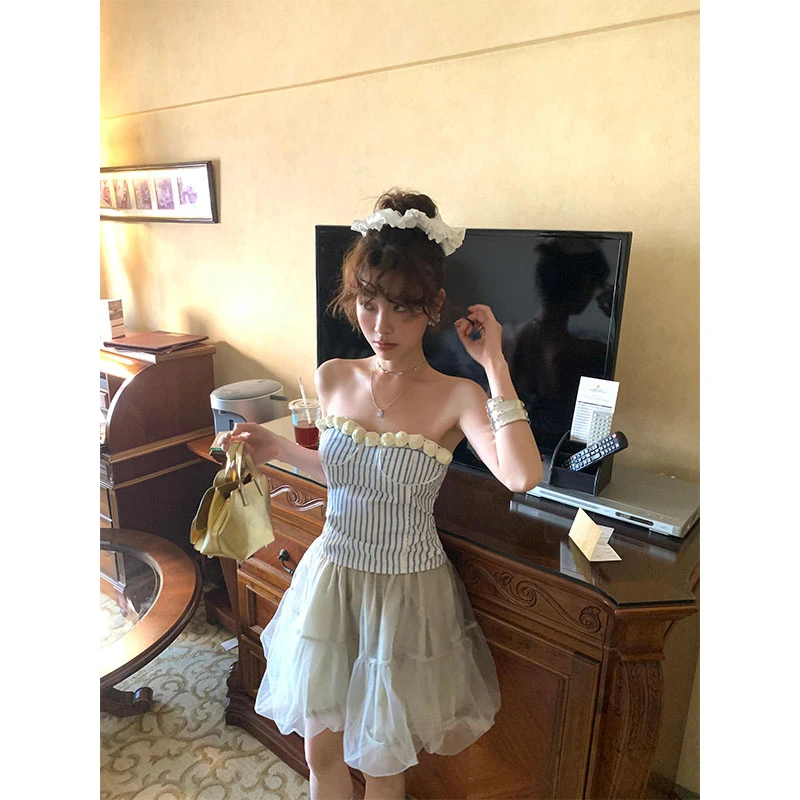 甜美少女感撞色条纹花朵设计感修身吊带背心高腰百搭网纱半身裙女