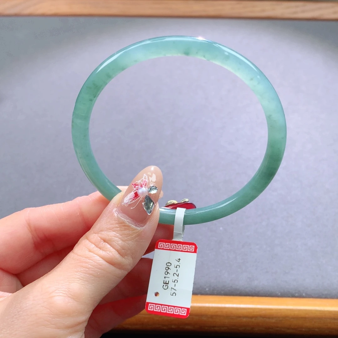 翡翠手镯未镶嵌天然翡翠手镯