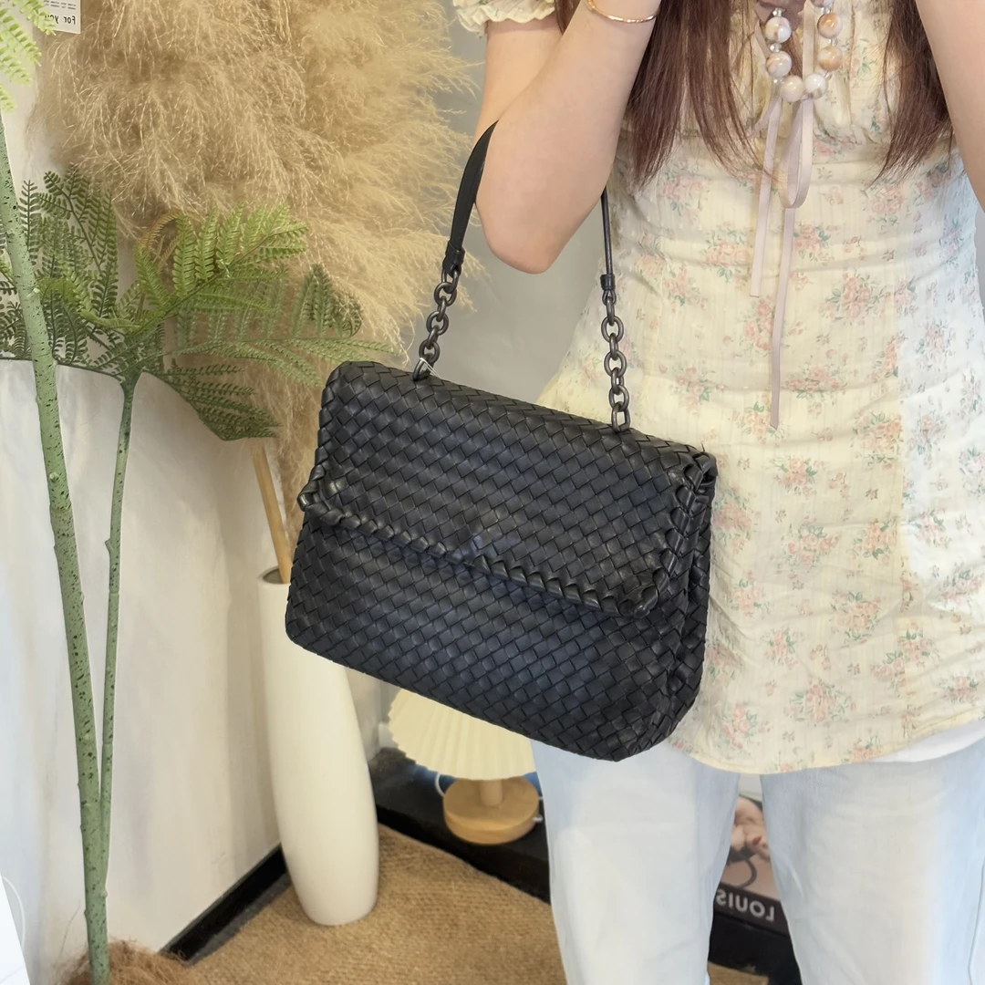 95新 BOTTEGA VENETA/葆蝶家 黑色编织手提单肩包