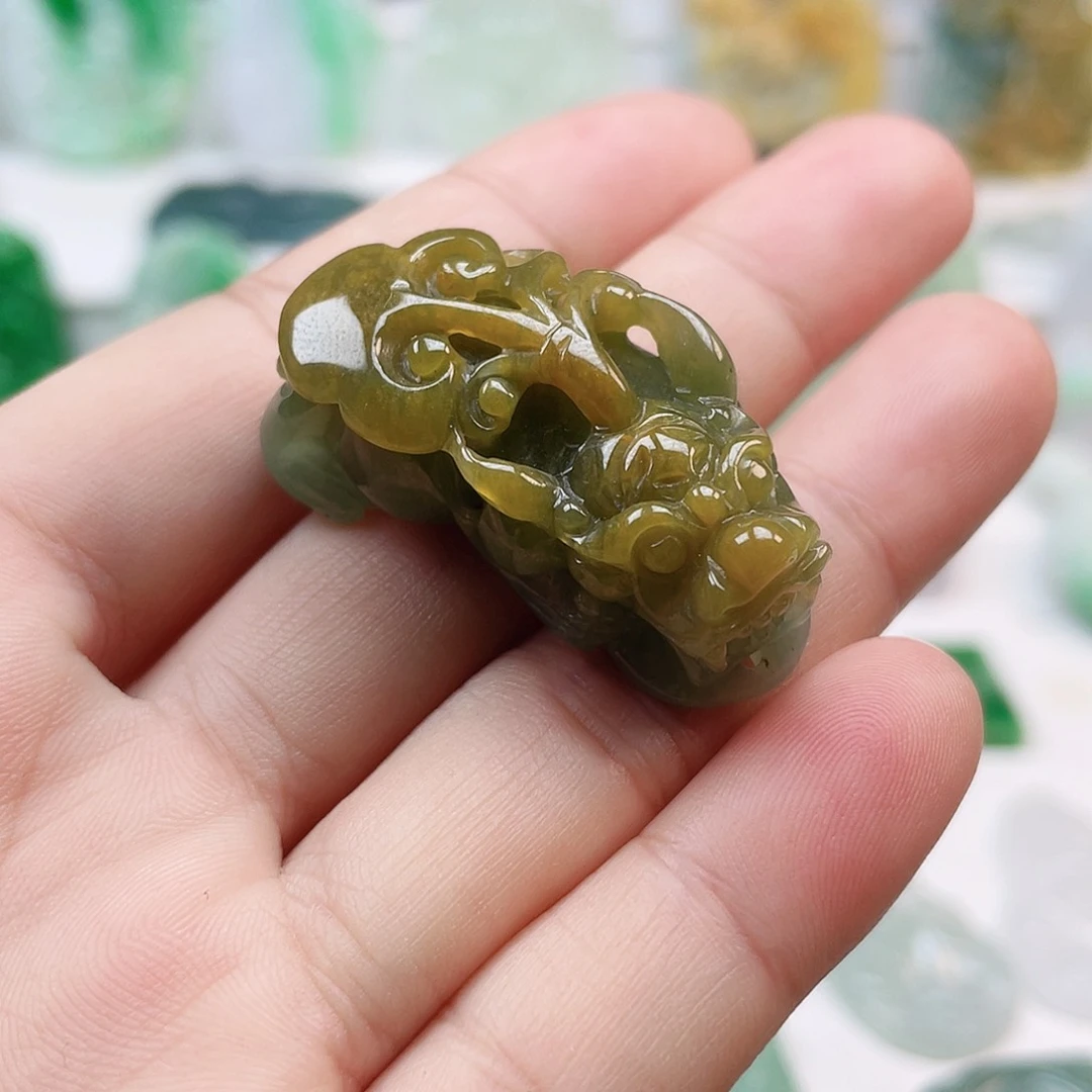翡翠颈饰未镶嵌貔貅