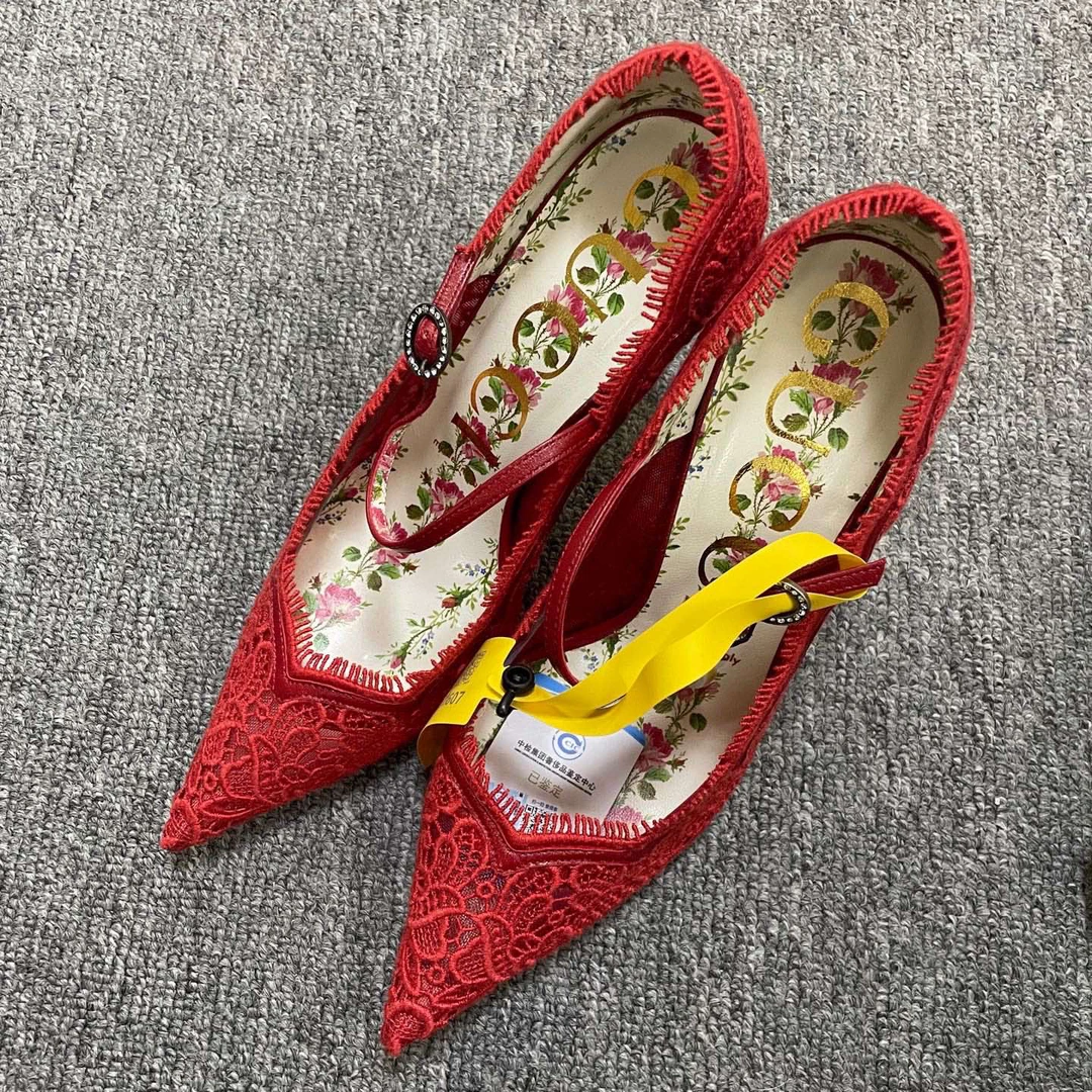 99新 GUCCI/古驰 （有盒）蕾丝时尚套穿细跟高跟鞋 37.5码/11607