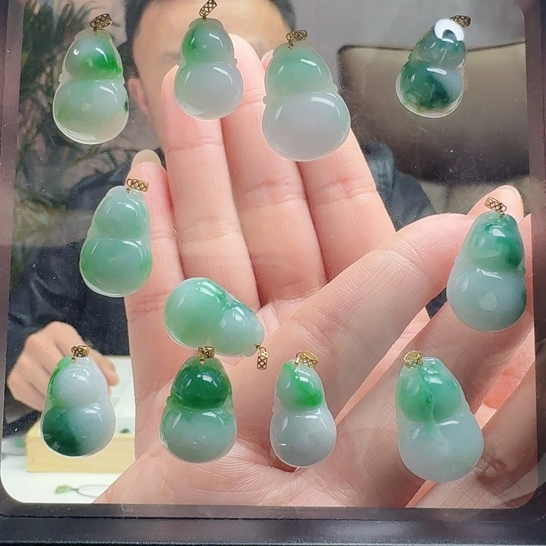 翡翠吊坠(不含链)18K金镶嵌多样性发货其一