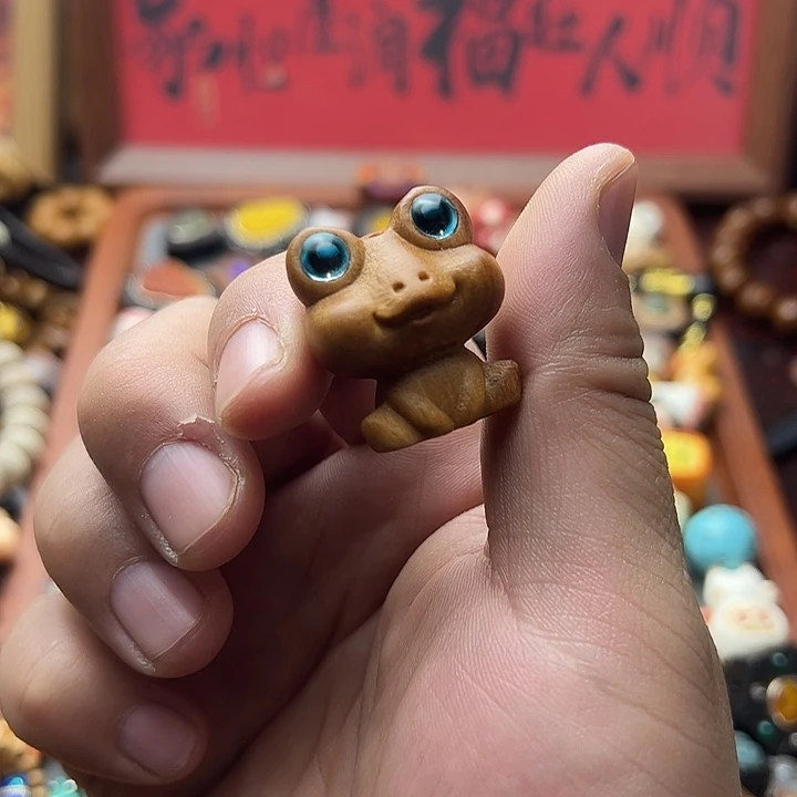 非金属檀木呱呱吊坠