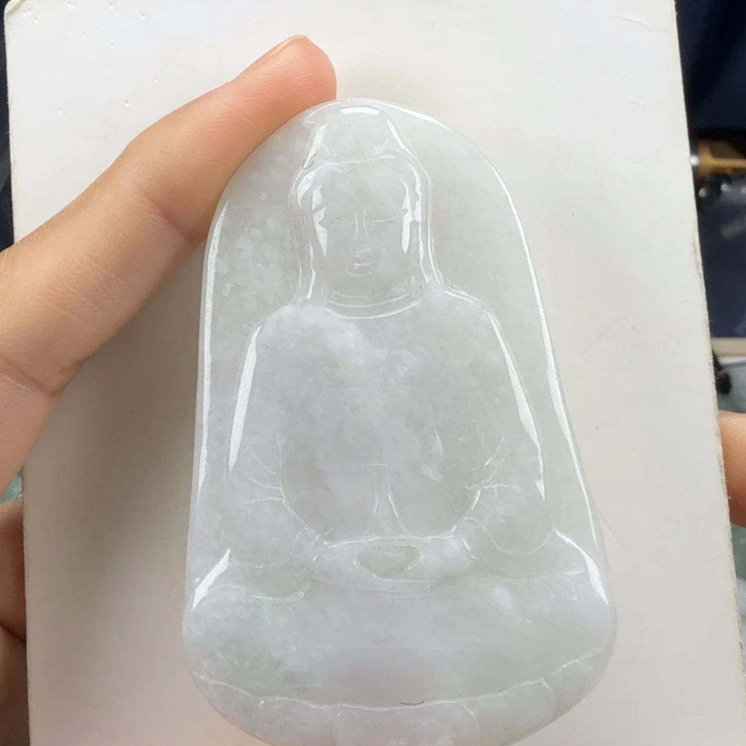 翡翠挂件未镶嵌翡翠