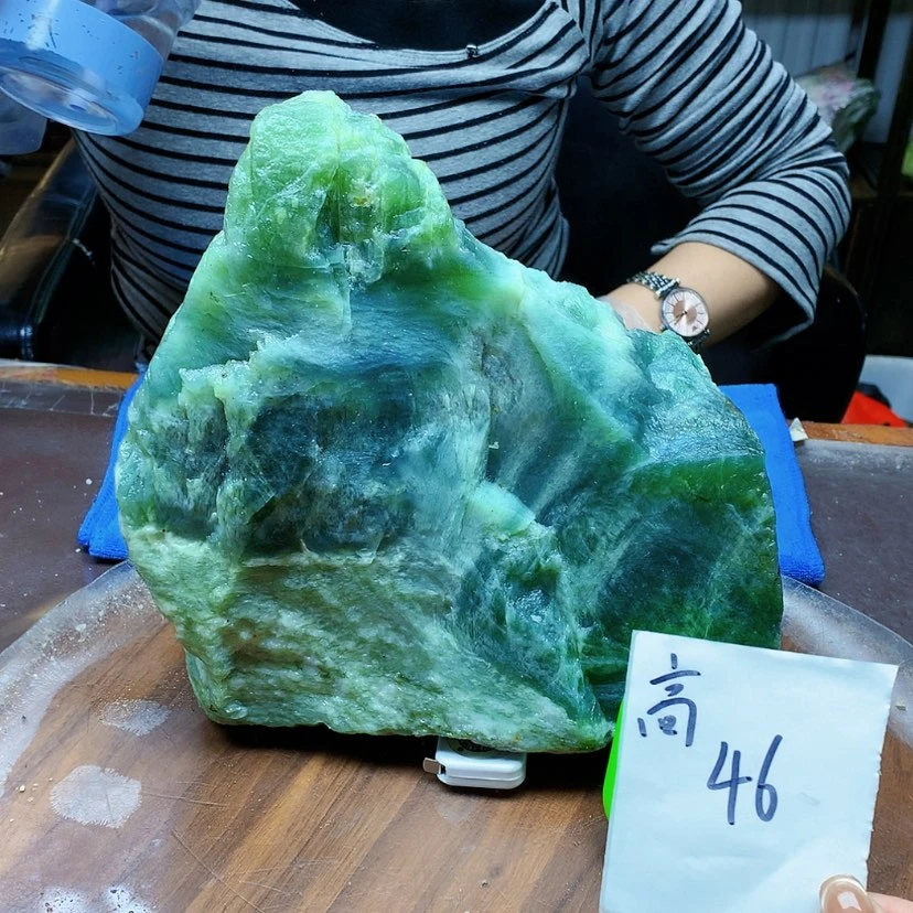 【闪购商品】未镶嵌蛇纹石玉原石老**司