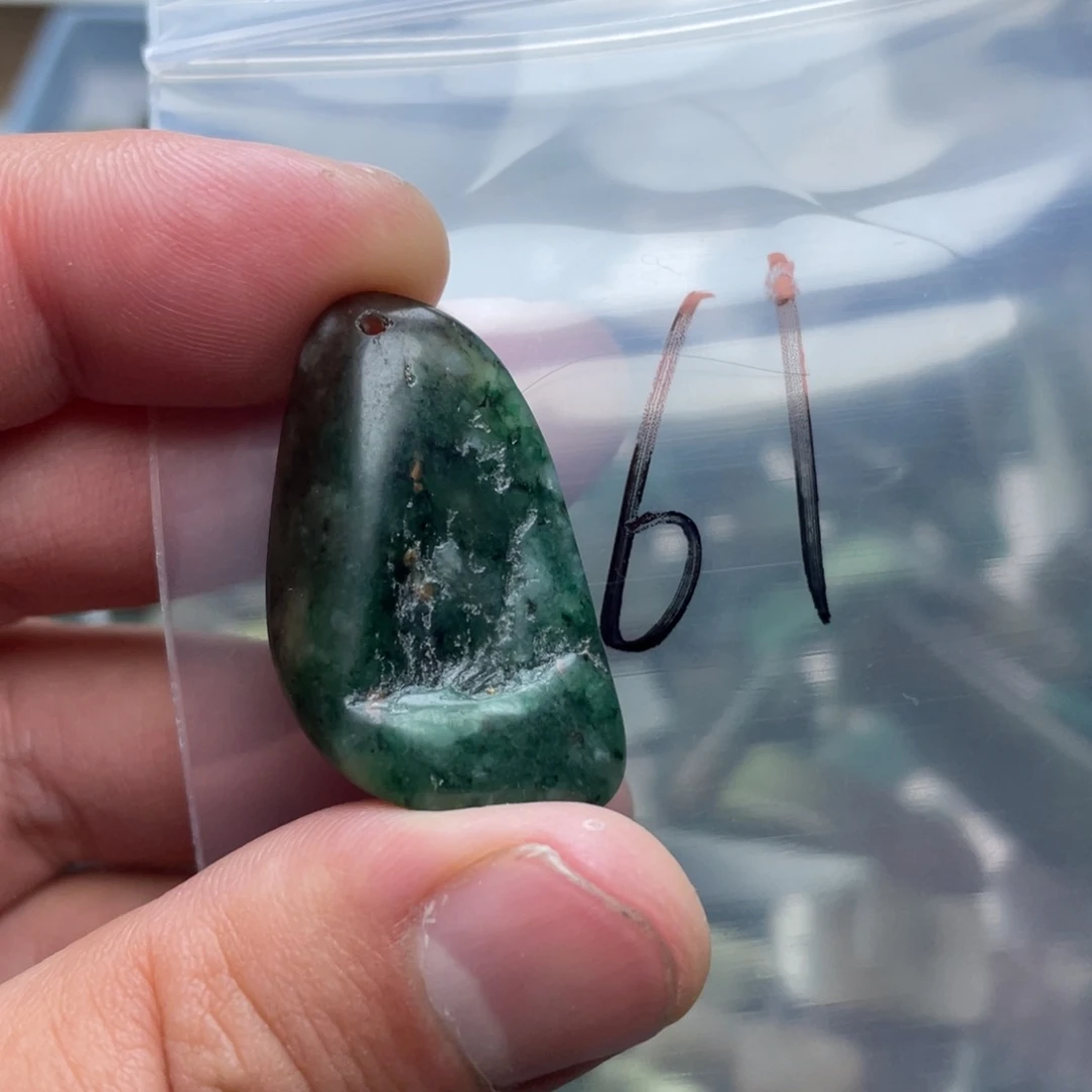 独山玉未镶嵌珠宝半成品