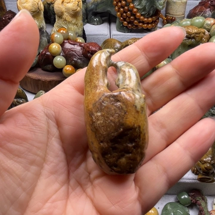 岫岩河磨玉（透闪石质玉）未镶嵌把件