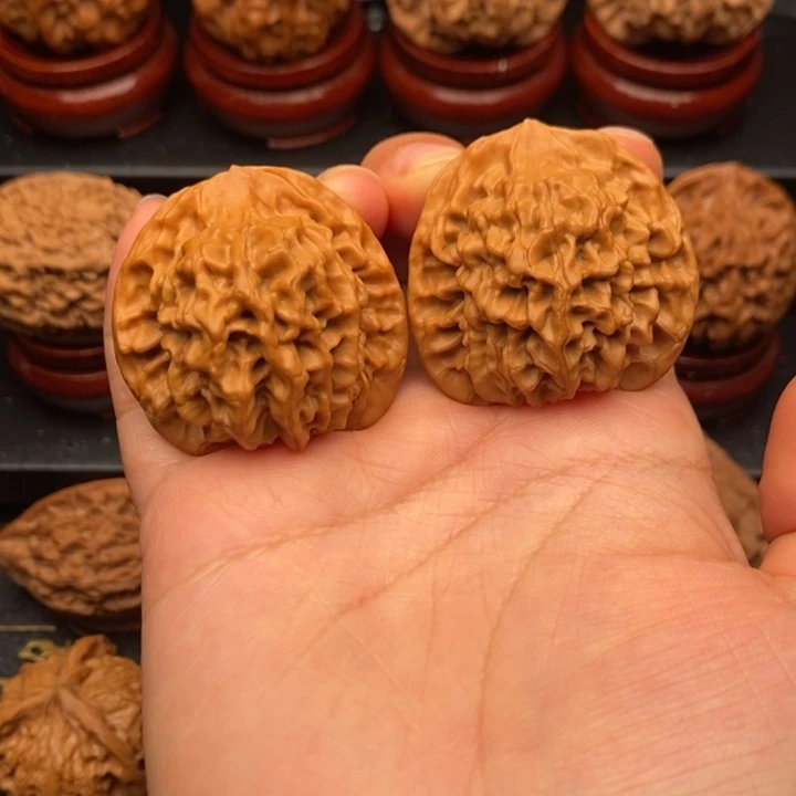 吊坠文玩核桃秦岭文玩核桃秦闷37.5蜡皮微水尖微色差体验
