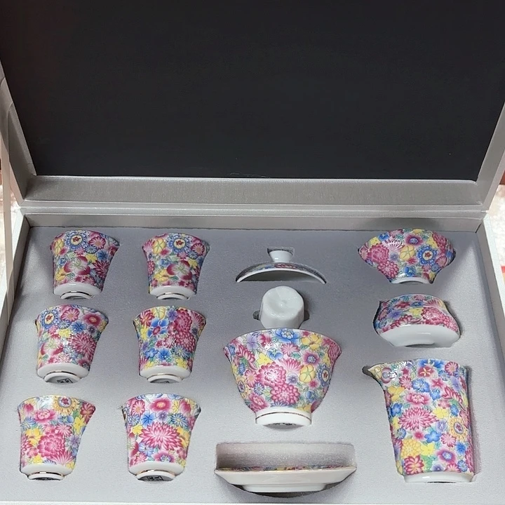 孤品茶具套装等。