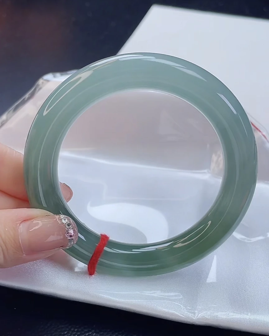 翡翠手镯未镶嵌翡翠S