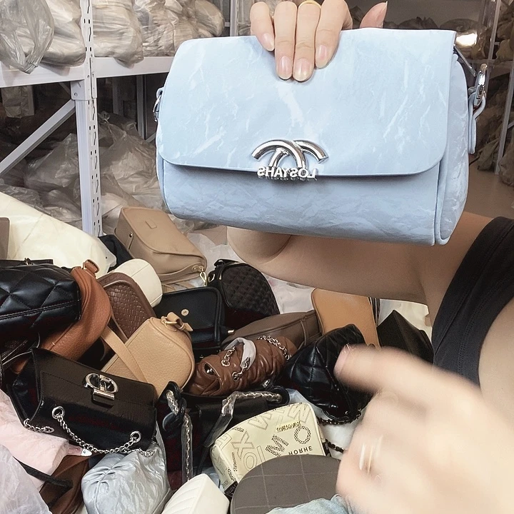 蚕丝小牛剖层皮革PU