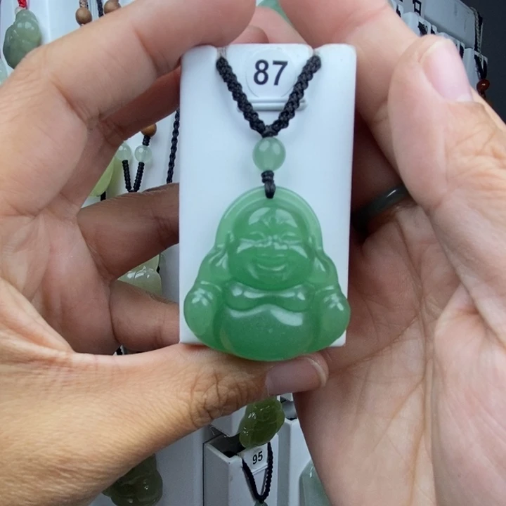 石英质玉未镶嵌颈饰