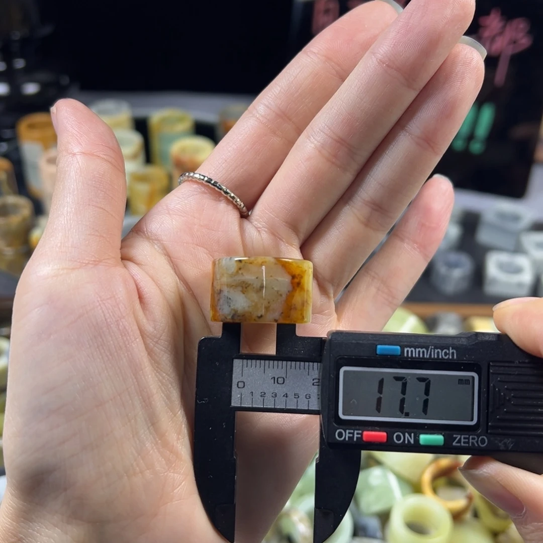 蛇纹石玉未镶嵌戒指