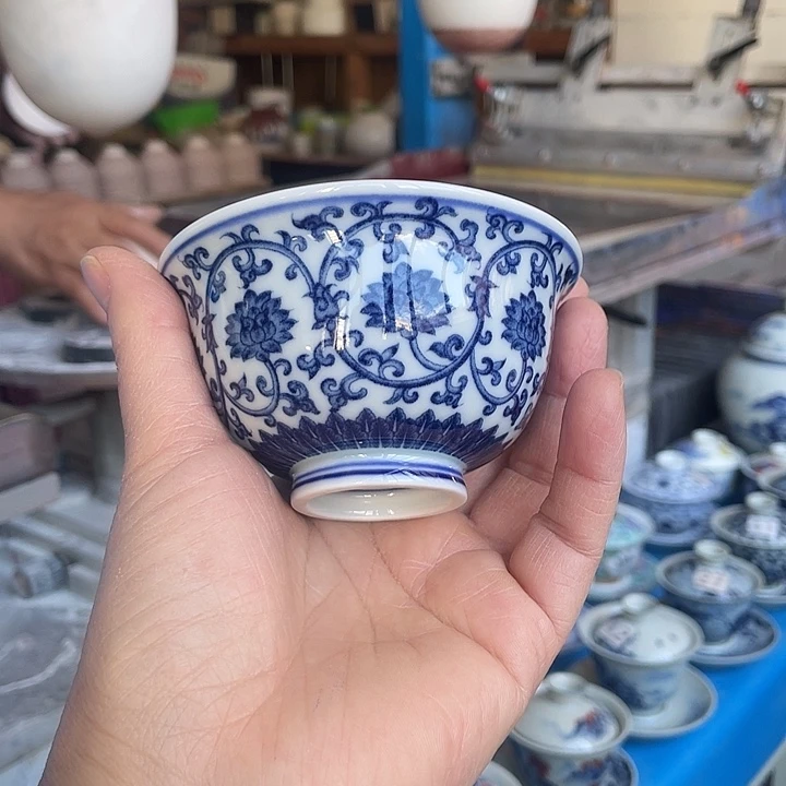 青花釉下彩杯子哈