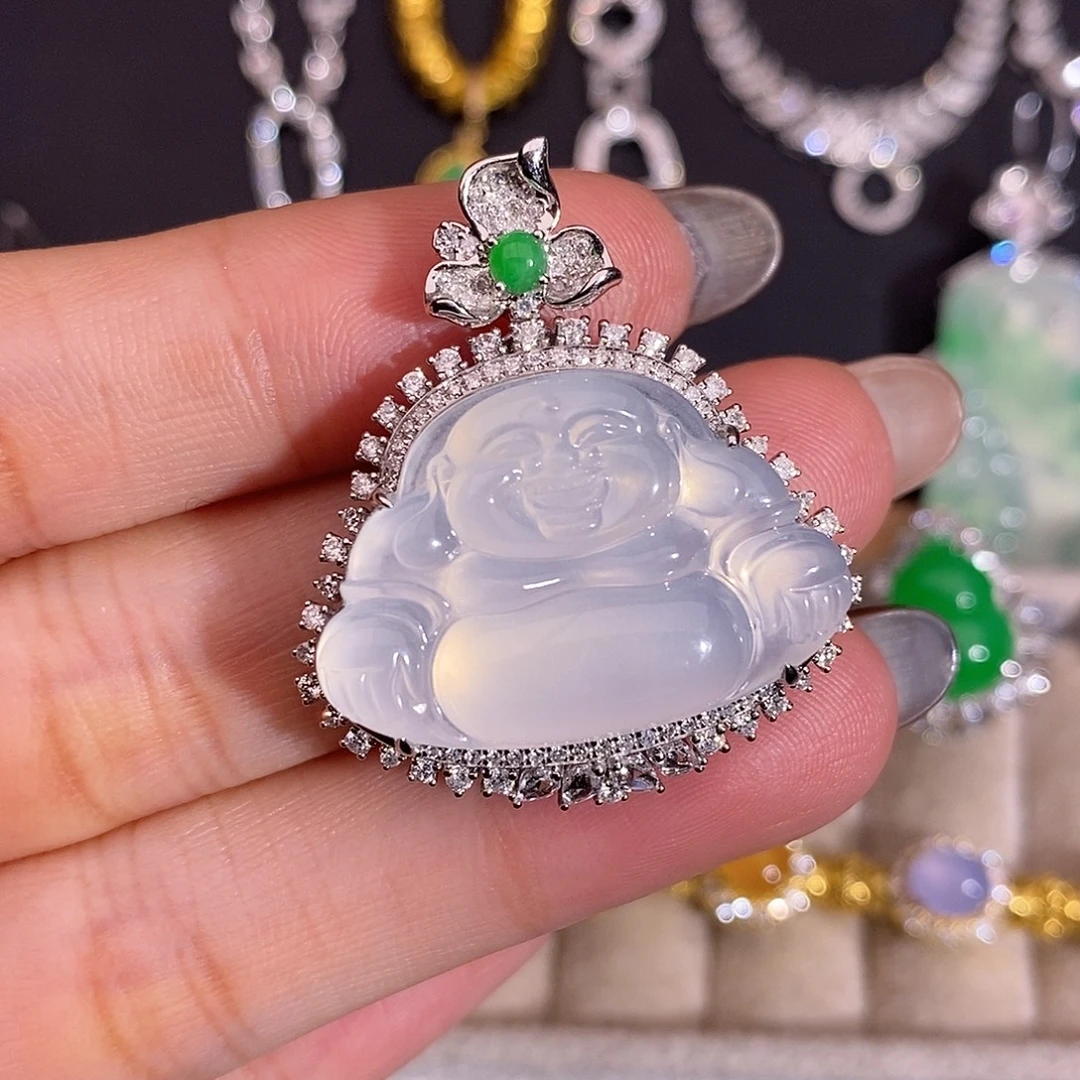 翡翠18K金镶嵌颈饰吊坠