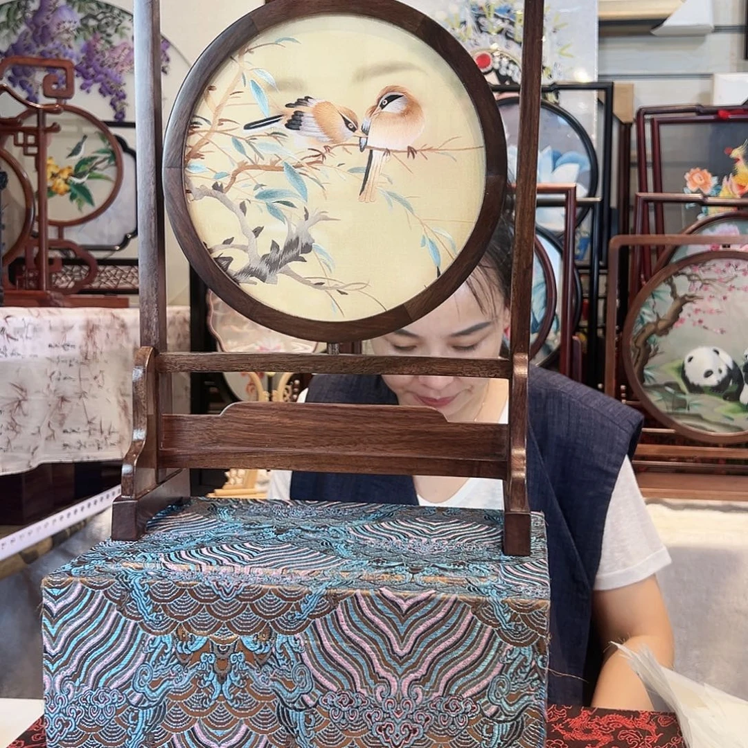 织绣苏绣摆台胡桃木摆台