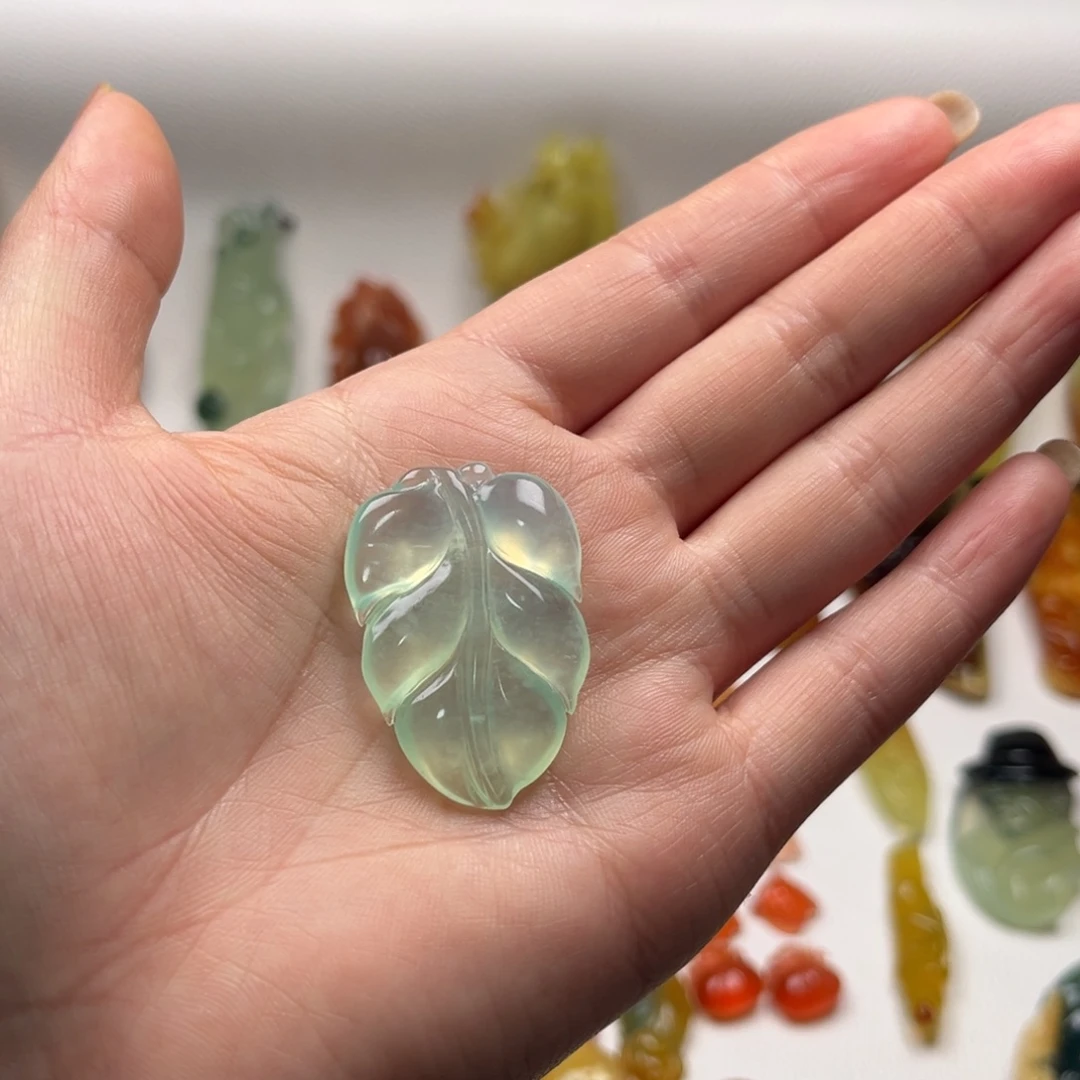 岫玉未镶嵌颈饰福利