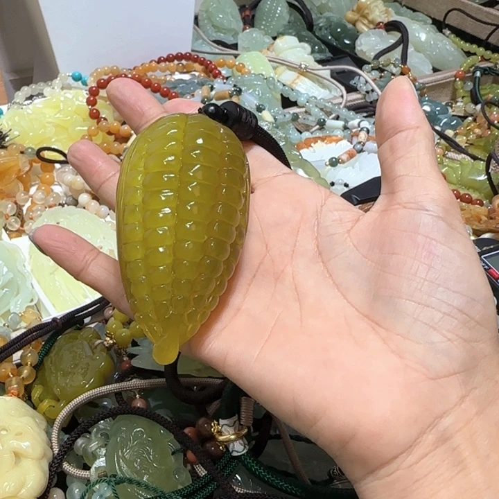 未镶嵌蛇纹石玉吊坠天*