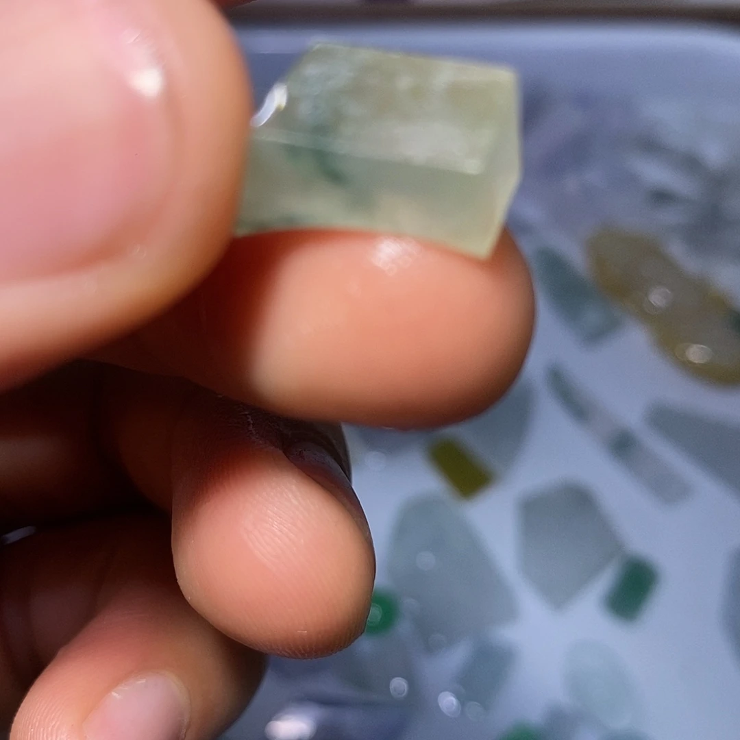 翡翠未镶嵌颈饰nbv
