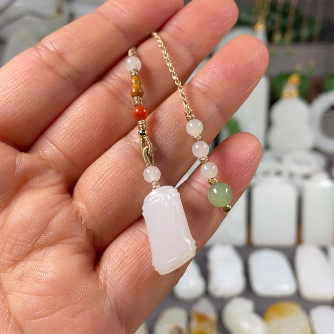 和田玉颈饰未镶嵌