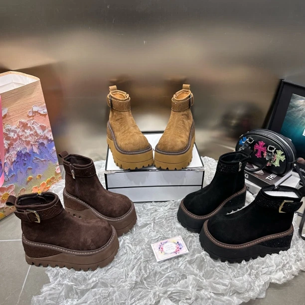 覆膜皮防水台圆头磨砂皮女水钻马丁靴休闲厚底