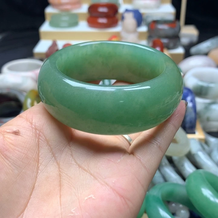 未镶嵌手镯石英质玉小**子