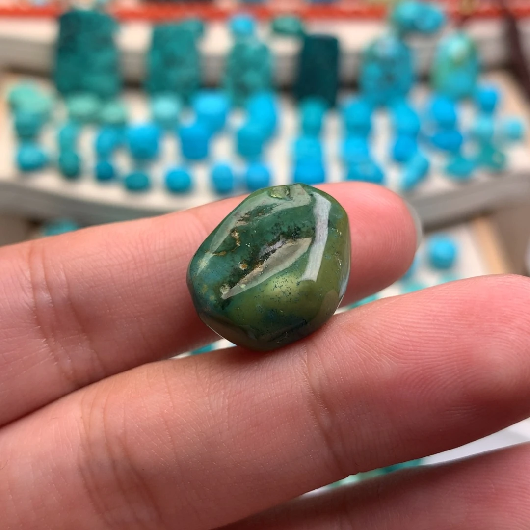 绿松石未镶嵌珠宝奇石