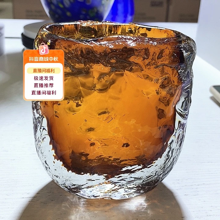 花瓶高13厘米口径9厘米