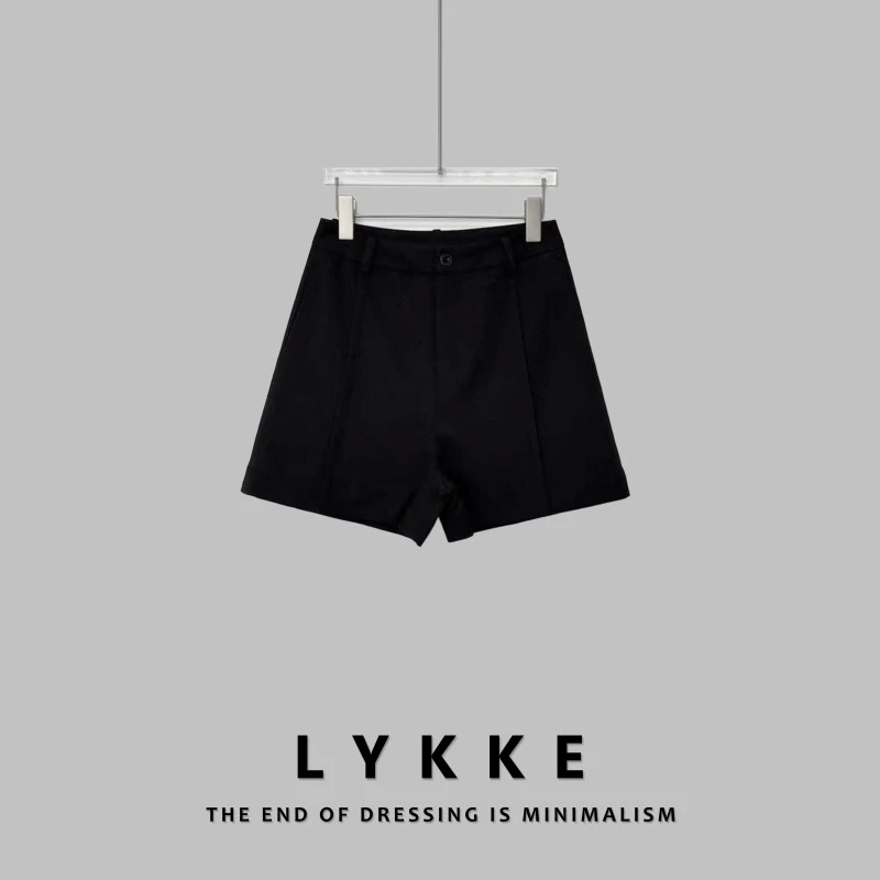 LYKKE 25新款好质感英伦风时髦纯色显瘦百搭时装短裤-E428