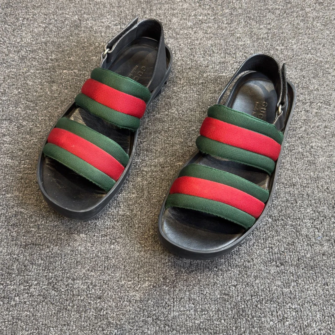 95新 GUCCI/古驰 经典拖鞋 42码/2652
