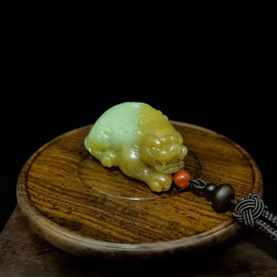 【玖客雅玉】新疆和田玉且末金山糖青白貔貅把件64*39*30mm/113.4g