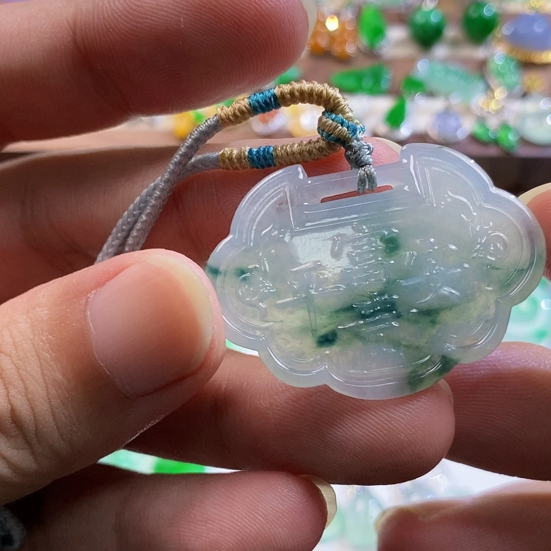 艳***佳翡翠未镶嵌颈饰翡翠